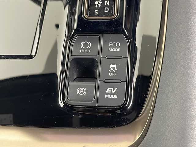 トヨタ アルファードハイブリット Z 埼玉県 2024(令6)年 0.5万km プラチナホワイトパールマイカ ユニバーサルステップ　/純正ディスプレイオーディオ　/全方位カメラ　/ＢＳＭ　/ワイヤレス充電器　/前後ドライブレコーダー　/ビルトインＥＴＣ２．０　/メモリ付きパワーシート/シートヒーター/エアシート/ステアリングヒーター/電動リアゲート　/レーダークルーズコントロール/アドバンストパーク＋PKSB/パドルシフト/オットマン/両側パワースライドドア/純正アルミホイール/純正フロアマット/LEDヘッドライト/オートマティックハイビーム/フォグランプ