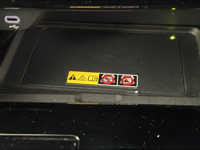 トヨタ アルファードハイブリット Z 埼玉県 2024(令6)年 0.5万km プラチナホワイトパールマイカ ユニバーサルステップ　/純正ディスプレイオーディオ　/全方位カメラ　/ＢＳＭ　/ワイヤレス充電器　/前後ドライブレコーダー　/ビルトインＥＴＣ２．０　/メモリ付きパワーシート/シートヒーター/エアシート/ステアリングヒーター/電動リアゲート　/レーダークルーズコントロール/アドバンストパーク＋PKSB/パドルシフト/オットマン/両側パワースライドドア/純正アルミホイール/純正フロアマット/LEDヘッドライト/オートマティックハイビーム/フォグランプ