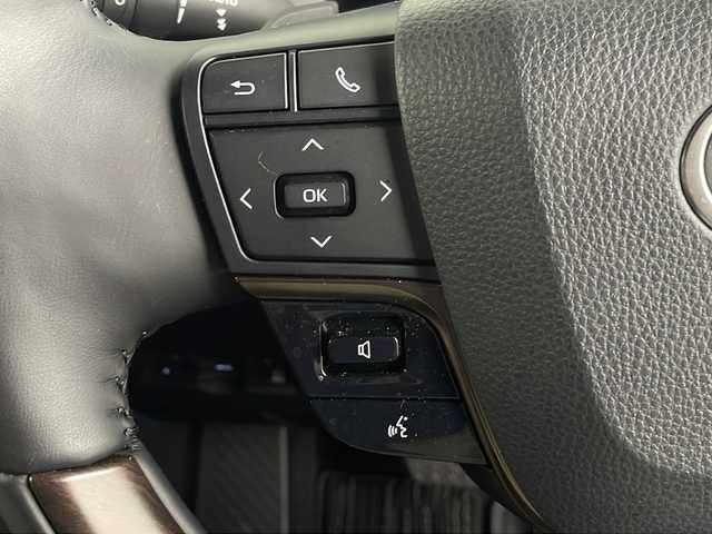 トヨタ アルファードハイブリット Z 埼玉県 2024(令6)年 0.5万km プラチナホワイトパールマイカ ユニバーサルステップ　/純正ディスプレイオーディオ　/全方位カメラ　/ＢＳＭ　/ワイヤレス充電器　/前後ドライブレコーダー　/ビルトインＥＴＣ２．０　/メモリ付きパワーシート/シートヒーター/エアシート/ステアリングヒーター/電動リアゲート　/レーダークルーズコントロール/アドバンストパーク＋PKSB/パドルシフト/オットマン/両側パワースライドドア/純正アルミホイール/純正フロアマット/LEDヘッドライト/オートマティックハイビーム/フォグランプ