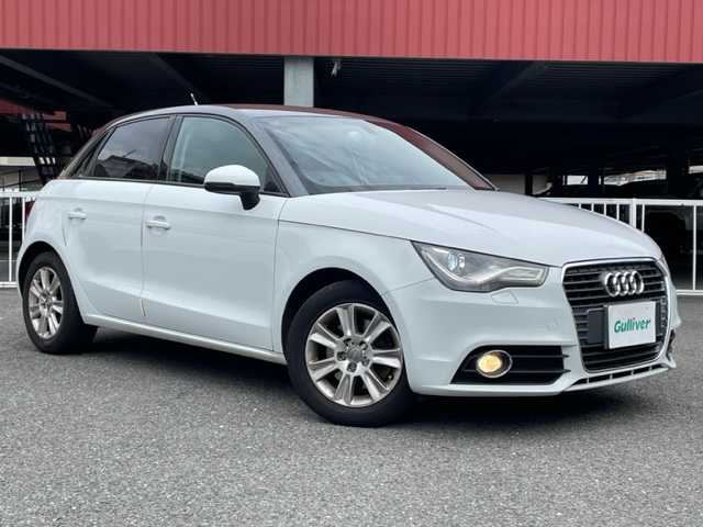 アウディ Ａ１ スポーツバック 1．4TFSI 神奈川県 2012(平24)年 5万km グレイシアホワイトメタリック ・純正アルミホイール/・社外ナビ/・キセノンヘッドライト/・ドライブレコーダー/・ETC/・純正フロアマット/・プッシュスタート