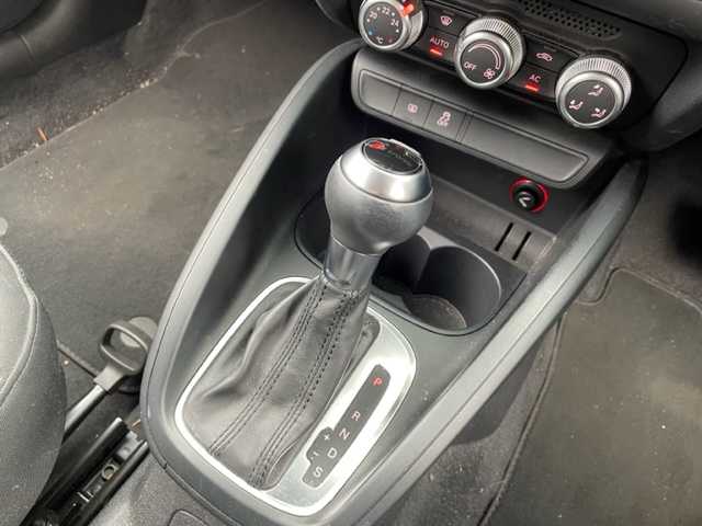 アウディ Ａ１ スポーツバック 1．4TFSI 神奈川県 2012(平24)年 5万km グレイシアホワイトメタリック ・純正アルミホイール/・社外ナビ/・キセノンヘッドライト/・ドライブレコーダー/・ETC/・純正フロアマット/・プッシュスタート