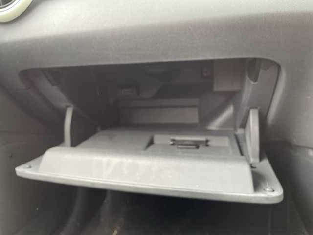 アウディ Ａ１ スポーツバック 1．4TFSI 神奈川県 2012(平24)年 5万km グレイシアホワイトメタリック ・純正アルミホイール/・社外ナビ/・キセノンヘッドライト/・ドライブレコーダー/・ETC/・純正フロアマット/・プッシュスタート