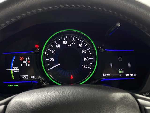 ホンダ ヴェゼル ハイブリッド Z 沖縄県 2014(平26)年 7.9万km ミスティックグリーンパール 県外仕入　/禁煙車　/純正７インチナビ[VXM155VFi]/（ＢＴ，フルセグ，ＣＤ／ＤＶＤ，ラジオ）　/バックカメラ　/ルーフレール　/ハーフレザーシート　/運転席シートヒーター　/クルーズコントロール　/パドルシフト　/オートライト　/ETC/純正フロアマット/純正ドアバイザー/電子パーキングブレーキ/ＬＥＤヘッドライト/純正17インチアルミホイール