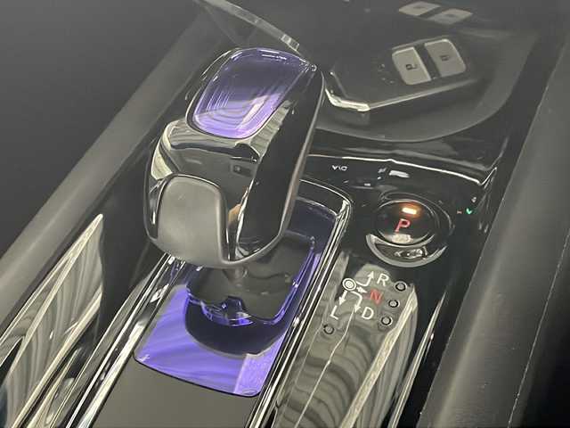 ホンダ ヴェゼル ハイブリッド Z 沖縄県 2014(平26)年 7.9万km ミスティックグリーンパール 県外仕入　/禁煙車　/純正７インチナビ[VXM155VFi]/（ＢＴ，フルセグ，ＣＤ／ＤＶＤ，ラジオ）　/バックカメラ　/ルーフレール　/ハーフレザーシート　/運転席シートヒーター　/クルーズコントロール　/パドルシフト　/オートライト　/ETC/純正フロアマット/純正ドアバイザー/電子パーキングブレーキ/ＬＥＤヘッドライト/純正17インチアルミホイール