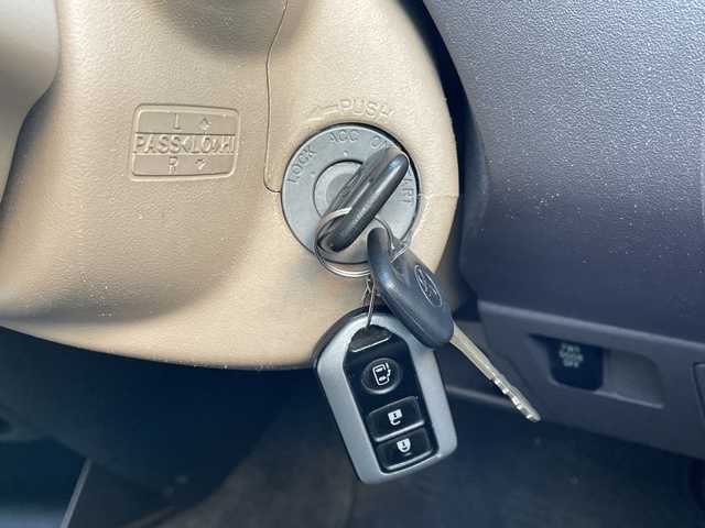 トヨタ シエンタ G 埼玉県 2007(平19)年 12.5万km グレーメタリック 社外HDDナビ/　　FM/AM/MSV/ETC/キーレスキー