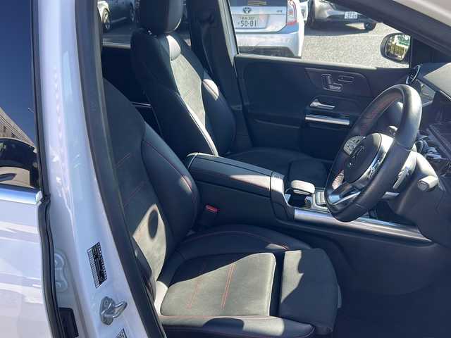 メルセデス・ベンツ Ｂ２００ｄ AMGライン 東京都 2021(令3)年 2.1万km ポーラホワイト 純正メーカーナビ/【TV/Bluetooth/USB/AM/FM】/全方位カメラ/ETC2.0/D/Nシートヒーター/D/N席パワーシート/D/N席メモリーシート/アクティブステアリングアシスト/マルチビームLED/アクティブブレーキアシスト/アクティブレーンキープアシスト/ヘッドアップディスプレイ/アクティブパーキングアシスト/ブラインドスポットモニター/サンルーフ/レーダークルーズコントロール/パドルシフト/電動リアゲート/置くだけ充電
