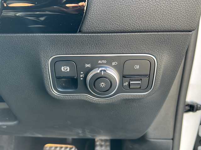 メルセデス・ベンツ Ｂ２００ｄ AMGライン 東京都 2021(令3)年 2.1万km ポーラホワイト 純正メーカーナビ/フルセグ/全方位カメラ/サンルーフ/レーダークルーズコントロール/シートヒーター/パワーシート/席メモリーシート/アクティブステアリングアシスト/マルチビームLED/アクティブレーンキープアシスト/ヘッドアップディスプレイ/アクティブパーキングアシスト/ブラインドスポットモニター/パドルシフト/電動リアゲート/置くだけ充電