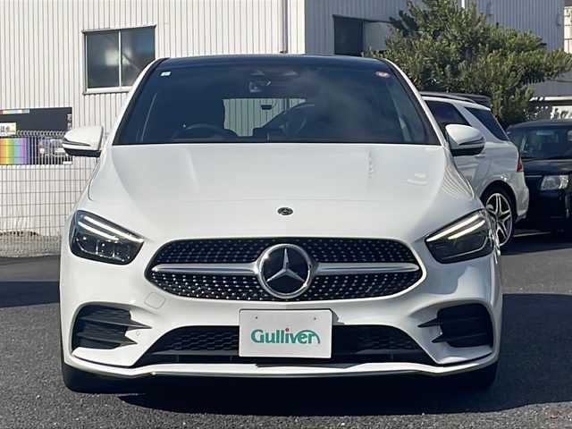 メルセデス・ベンツ Ｂ２００ｄ AMGライン 東京都 2021(令3)年 2.1万km ポーラホワイト 純正メーカーナビ/フルセグ/全方位カメラ/サンルーフ/レーダークルーズコントロール/シートヒーター/パワーシート/席メモリーシート/アクティブステアリングアシスト/マルチビームLED/アクティブレーンキープアシスト/ヘッドアップディスプレイ/アクティブパーキングアシスト/ブラインドスポットモニター/パドルシフト/電動リアゲート/置くだけ充電