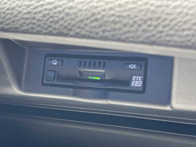 トヨタ ハリアー ハイブリッド プレミアム アドバンスドP 新潟県 2016(平28)年 3.4万km スパークリングブラックパールクリスタルシャイン 4WD/純正SDナビ/CD/DVD/BD/BT/フルセグテレビ/SDミュージックサーバー/全方位カメラ/ETC2.0/ドライブレコーダー/衝突被害軽減ブレーキ/レーンキープアシスト/レーダークルーズコントロール/サンルーフ/革シート/パワーシート/シートヒーター/パワーバックドア/コーナーセンサー/ステアリングスイッチ/スマートキー/プッシュスタート/LEDヘッドライト/オートライト/オートハイビーム/フォグランプ/純正18インチアルミホイール