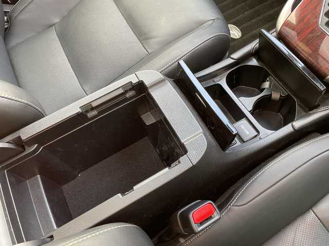 トヨタ ハリアー ハイブリッド プレミアム アドバンスドP 新潟県 2016(平28)年 3.4万km スパークリングブラックパールクリスタルシャイン 4WD/純正SDナビ/CD/DVD/BD/BT/フルセグテレビ/SDミュージックサーバー/全方位カメラ/ETC2.0/ドライブレコーダー/衝突被害軽減ブレーキ/レーンキープアシスト/レーダークルーズコントロール/サンルーフ/革シート/パワーシート/シートヒーター/パワーバックドア/コーナーセンサー/ステアリングスイッチ/スマートキー/プッシュスタート/LEDヘッドライト/オートライト/オートハイビーム/フォグランプ/純正18インチアルミホイール