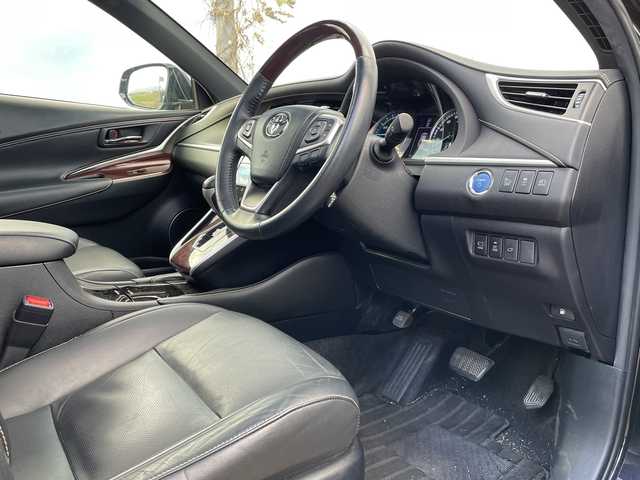 トヨタ ハリアー ハイブリッド プレミアム アドバンスドP 新潟県 2016(平28)年 3.4万km スパークリングブラックパールクリスタルシャイン 4WD/純正SDナビ/CD/DVD/BD/BT/フルセグテレビ/SDミュージックサーバー/全方位カメラ/ETC2.0/ドライブレコーダー/衝突被害軽減ブレーキ/レーンキープアシスト/レーダークルーズコントロール/サンルーフ/革シート/パワーシート/シートヒーター/パワーバックドア/コーナーセンサー/ステアリングスイッチ/スマートキー/プッシュスタート/LEDヘッドライト/オートライト/オートハイビーム/フォグランプ/純正18インチアルミホイール