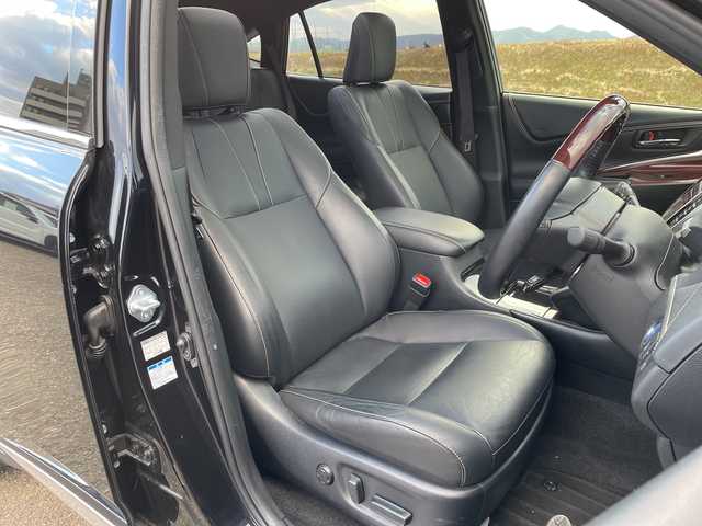 トヨタ ハリアー ハイブリッド プレミアム アドバンスドP 新潟県 2016(平28)年 3.4万km スパークリングブラックパールクリスタルシャイン 4WD/純正SDナビ/CD/DVD/BD/BT/フルセグテレビ/SDミュージックサーバー/全方位カメラ/ETC2.0/ドライブレコーダー/衝突被害軽減ブレーキ/レーンキープアシスト/レーダークルーズコントロール/サンルーフ/革シート/パワーシート/シートヒーター/パワーバックドア/コーナーセンサー/ステアリングスイッチ/スマートキー/プッシュスタート/LEDヘッドライト/オートライト/オートハイビーム/フォグランプ/純正18インチアルミホイール