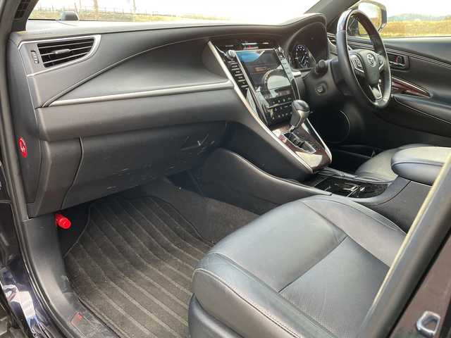 トヨタ ハリアー ハイブリッド プレミアム アドバンスドP 新潟県 2016(平28)年 3.4万km スパークリングブラックパールクリスタルシャイン 4WD/純正SDナビ/CD/DVD/BD/BT/フルセグテレビ/SDミュージックサーバー/全方位カメラ/ETC2.0/ドライブレコーダー/衝突被害軽減ブレーキ/レーンキープアシスト/レーダークルーズコントロール/サンルーフ/革シート/パワーシート/シートヒーター/パワーバックドア/コーナーセンサー/ステアリングスイッチ/スマートキー/プッシュスタート/LEDヘッドライト/オートライト/オートハイビーム/フォグランプ/純正18インチアルミホイール