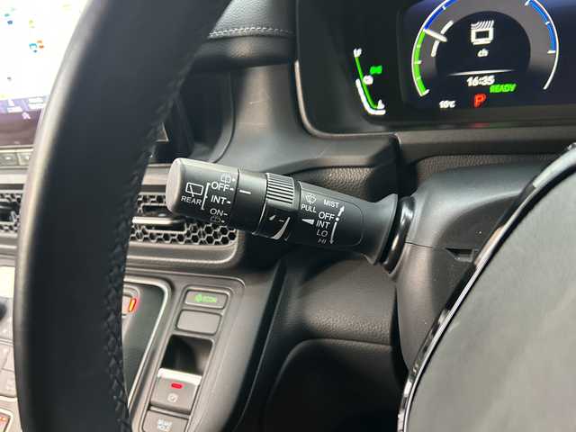 ホンダ ステップワゴン スパーダ eHEV 広島県 2023(令5)年 4.2万km クリスタルブラックパール 禁煙/ホンダセンシング/●衝突軽減ブレーキ（CMBS）/●誤発進抑制機能/●後方誤発進抑制機能/●近距離衝突軽減ブレーキ/●歩行者事故低減ステアリング/●路外逸脱抑制機能/●渋滞追従機能付アダプティブクルーズコントロール（ACC）/●車線維持支援システム（LKAS）/●トラフィックジャムアシスト（渋滞運転支援機能）/●先行車発進お知らせ機能/●標識認識機能/●オートハイビーム/●アダプティブドライビングビーム/BSi/コーナーセンサー/純正９型ナビ（LXM-237VFNi）/・フルセグTV/CD/DVD/Bluetooth/MusicRack/スマホ連携/USB/バックカメラ/両側パワースライドドア/ステアリングスイッチ/革巻きステアリング/パワーテールゲート/コンビシート/前席シートヒーター/２列目オットマン/減速セレクター/電動パーキングブレーキ/ブレーキホールド/トリプルゾーンエアコン/LEDアクティブコーナリングライト/LEDフォグランプ/ETC２．０/フロアマット/１６インチアルミホイール