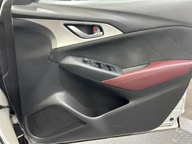 マツダ ＣＸ－３ XD ツーリング Lパッケージ 愛媛県 2015(平27)年 16.6万km 白 ・純正ナビ/(フルセグ/CD/DVD/BT)/・バックカメラ/・SBS/SCBS/・BSM/・レーダークルーズコントロール/・車線逸脱警報システム/・アイドリングストップ/・D/N席シートヒーター/・パドルシフト/・純正18インチアルミホイール/・純正フロアマット/・ステアリングリモコン/・ドアバイザー/・ETC/・スペアキー
