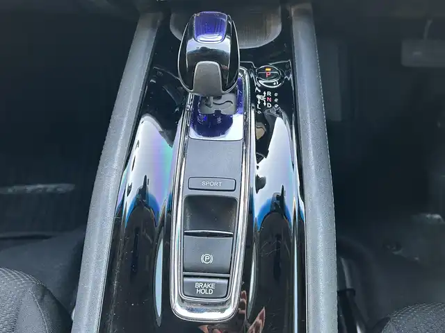 ホンダ ヴェゼル ハイブリッド X 福岡県 2014(平26)年 8.1万km ホワイトオーキッドパール 純正ナビ（AM/FM/BT/CD/DVD/フルセグTV）/クルーズコントロール/バックカメラ/パドルシフト/ETC/ドライブレコーダー/オートブレーキホールド/LEDライト/フォグライト/ウインカーミラー/ＵＳＢ入力端子/ステアリングスイッチ/プッシュスタート/スマートキー/スペアキー×１/純正フロアマット/純正16インチアルミホイール/ドアバイザー/取扱説明書/保証書