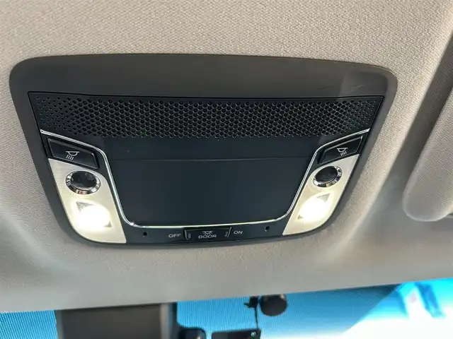 ホンダ ヴェゼル ハイブリッド X 福岡県 2014(平26)年 8.1万km ホワイトオーキッドパール 純正ナビ（AM/FM/BT/CD/DVD/フルセグTV）/クルーズコントロール/バックカメラ/パドルシフト/ETC/ドライブレコーダー/オートブレーキホールド/LEDライト/フォグライト/ウインカーミラー/ＵＳＢ入力端子/ステアリングスイッチ/プッシュスタート/スマートキー/スペアキー×１/純正フロアマット/純正16インチアルミホイール/ドアバイザー/取扱説明書/保証書