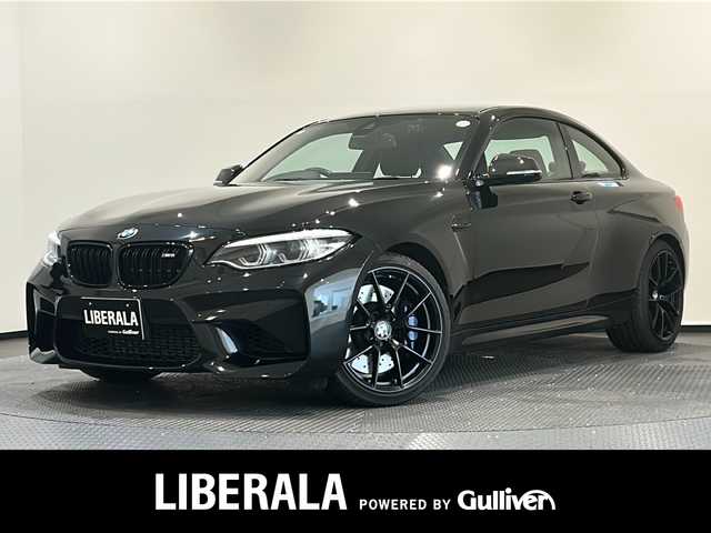 ＢＭＷ Ｍ２ エディションブラックシャドウ 新潟県 2018(平30)年 2.8万km サファイアブラックP エディションブラックシャドウ特別装備100台限定/・１９インチ パフォーマンス アロイホイール Ｙスポーク スタイリング/・ＢＭＷ Ｍパフォーマンス ブラックキドニーグリル/・ＢＭＷ Ｍパフォーマンス サイドギル ハイグロスブラック/・ＢＭＷ Ｍパフォーマンス カーボンミラーカバー/・ＢＭＷ Ｍパフォーマンス カーボンリアディフューザー/・ブラッククローム仕上げデュアルエキゾーストテールパイプ/標準装備/・ヘキサゴナルデザイン アダプティブＬＥＤヘッドライト/・Ｌ字型ＬＥＤリヤコンビネーションライト/・Ｍコンパウンドブレーキシステム/・ドライビングパフォーマンスコントロール/・レーンディパーチャーウォーニング/・クルーズコントロール/・ＰＤＣ／パークディスタンスコントロール/・リヤビューカメラ/・マルチファンクション Ｍスポーツ レザーステアリング/・ダコタレザースポーツシート（ブルーコントラストステッチ）/・フロントシートヒーティング/・ＨＤＤナビゲーションシステム/・ＡＭ/ＦＭラジオ、ＣＤ/ＤＶＤ/音楽ライブラリ/ＵＳＢ/・Ｂｌｕｅｔｏｏｔｈ/・前後ドライブレコーダー