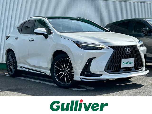 レクサス ＮＸ 350h バージョンL 徳島県 2021(令3)年 2.6万km ソニッククォーツ メーカーナビ/(AM.FM.CD.DVD.BT.フルセグ)/全周囲カメラ/純正エアロ/サンルーフ/マークレビンソンプレミアムサウンド/全周囲カメラ/純正２０インチアルミ/Lexus Safety System +/・プリクラッシュセーフティ/・レーントレーシングアシスト/・レーダークルーズコントロール/・アダプティブハイビームシステム/・セーフイグジットアシスト/レザーシート/・シートヒーター/・エアシート/メモリシート/前後ドラレコ/ヘッドアップディスプレイ/置くだけ充電/保証書/取扱説明書/記録簿