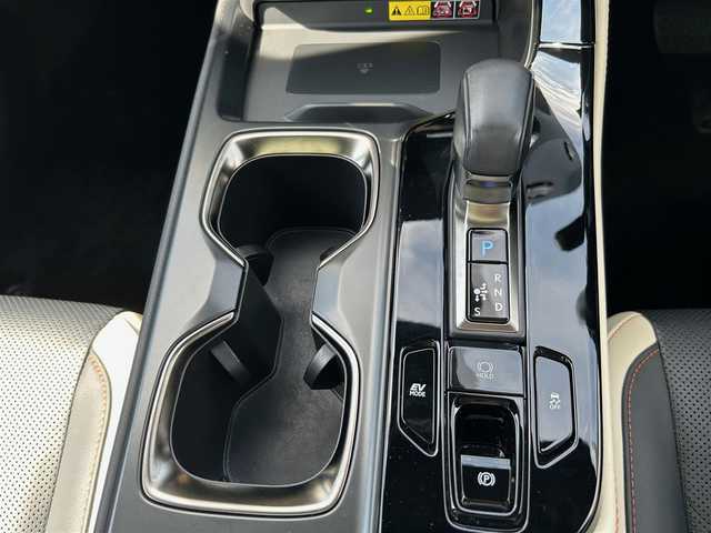 レクサス ＮＸ 350h バージョンL 徳島県 2021(令3)年 2.6万km ソニッククォーツ メーカーナビ/(AM.FM.CD.DVD.BT.フルセグ)/全周囲カメラ/純正エアロ/サンルーフ/マークレビンソンプレミアムサウンド/全周囲カメラ/純正２０インチアルミ/Lexus Safety System +/・プリクラッシュセーフティ/・レーントレーシングアシスト/・レーダークルーズコントロール/・アダプティブハイビームシステム/・セーフイグジットアシスト/レザーシート/・シートヒーター/・エアシート/メモリシート/前後ドラレコ/ヘッドアップディスプレイ/置くだけ充電/保証書/取扱説明書/記録簿