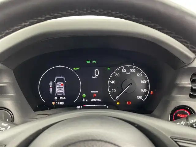 ホンダ ヴェゼル ハイブリッド e:HEV Z 大分県 2022(令4)年 5.1万km プレミアムサンライトホワイトパール ホンダセンシング/・衝突軽減ブレーキ/・渋滞追従機能付アダプティブクルーズコントロール/・車線維持支援システム/・路外逸脱抑制機能/・パーキングセンサーシステム/・オートハイビーム/・誤発進抑制機能/後方誤発進抑制機能/・先行車発進お知らせ機能/・歩行者事故低減ステアリング/・標識認識機能/純正ナビ/（フルセグ/CD/Bluetooth/AM/FM/carplay)/バックカメラ/パワーテールゲート/LEDヘッドライト/ハーフレザーシート/前席シートヒーター/ステアリングヒーター/パドルシフト/オートブレーキホールド/電動パーキングブレーキ/純正18インチアルミホイール/ETC2.0/保証書・取扱説明書