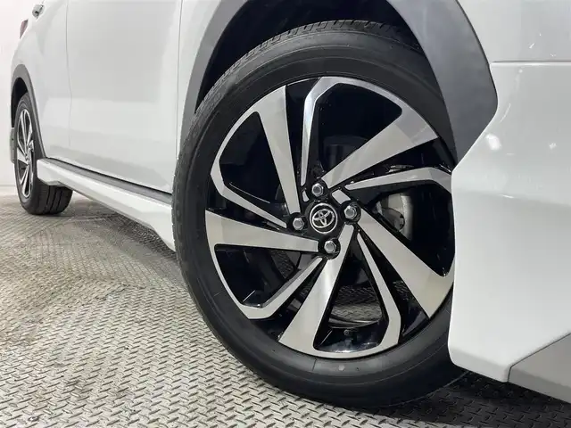 トヨタ ライズ Z 大阪府 2022(令4)年 2.7万km シャイニングホワイトパール 純正フルセグナビ（Ｂｌｕｅｔｏｏｔｈ／ＤＶＤ／ＣＤ）　モデリスタエアロ　衝突軽減ブレーキ　レーンアシスト　クリアランスソナー　バックカメラ　オートホールド　シートヒーター　ドラレコ　純正アルミホイール