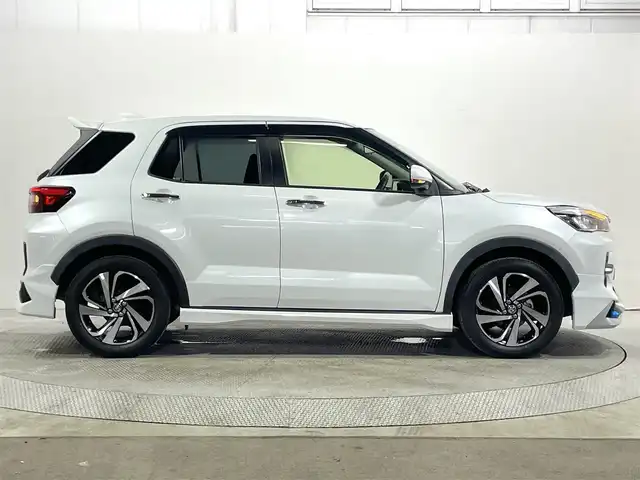 トヨタ ライズ Z 大阪府 2022(令4)年 2.7万km シャイニングホワイトパール 純正フルセグナビ（Ｂｌｕｅｔｏｏｔｈ／ＤＶＤ／ＣＤ）　モデリスタエアロ　衝突軽減ブレーキ　レーンアシスト　クリアランスソナー　バックカメラ　オートホールド　シートヒーター　ドラレコ　純正アルミホイール