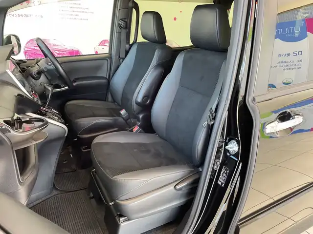 トヨタ ヴォクシー ZS 煌Ⅲ 埼玉県 2021(令3)年 4.4万km ブラック トヨタセーフティーセンス/純正フリップダウンモニター/純正10インチSDナビ/　　　CD/DVD/BT/フルセグ/両側パワースライドドア/ハーフレザーシート/LEDオートライト/純正16インチアルミホイール/ステアリングスイッチ/ビルトインETC2.0