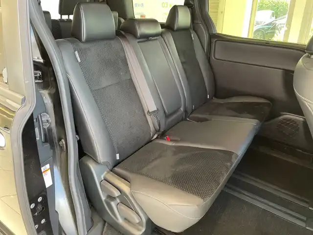 トヨタ ヴォクシー ZS 煌Ⅲ 埼玉県 2021(令3)年 4.4万km ブラック トヨタセーフティーセンス/純正フリップダウンモニター/純正10インチSDナビ/　　　CD/DVD/BT/フルセグ/両側パワースライドドア/ハーフレザーシート/LEDオートライト/純正16インチアルミホイール/ステアリングスイッチ/ビルトインETC2.0