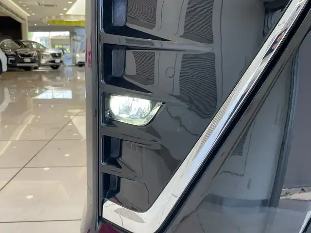 トヨタ ヴォクシー ZS 煌Ⅲ 埼玉県 2021(令3)年 4.4万km ブラック トヨタセーフティーセンス/純正フリップダウンモニター/純正10インチSDナビ/　　　CD/DVD/BT/フルセグ/両側パワースライドドア/ハーフレザーシート/LEDオートライト/純正16インチアルミホイール/ステアリングスイッチ/ビルトインETC2.0