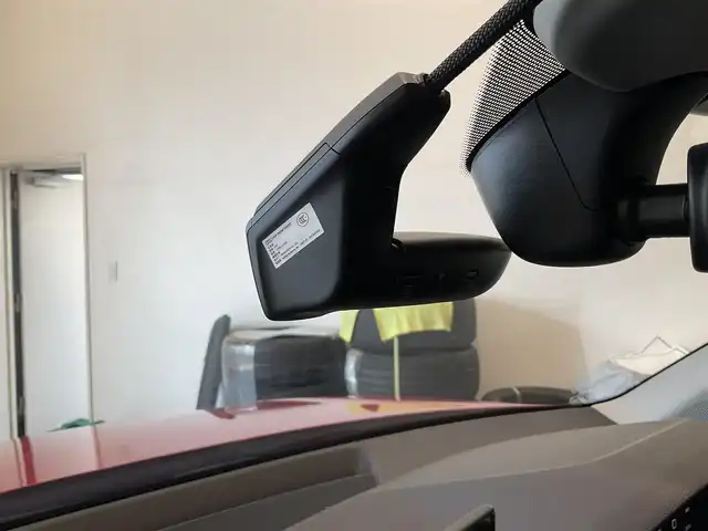 アウディ Ｑ２ 30TFSIスポーツ 熊本県 2020(令2)年 5万km 赤 ・スマートキー/・プッシュスタート/・ハイビームアシスト/・パーキングエイド/・Audiプレセンス/・Audiアクティブレーンアシスト/・休憩の推奨/・クルーズコントロール(追従式)/・前席シートヒーター /・純正メモリナビ/　【DVD・Bluetooth・SD・USB・AUX】/・スマホ連携/　【AppleCarPlay・AndroidAuto】/・バックカメラ/・ETC2.0/・バーチャルコクピット/・ドライブレコーダー(前後録画)/・パワーバックドア/・LEDヘッドンプ/・純正マット