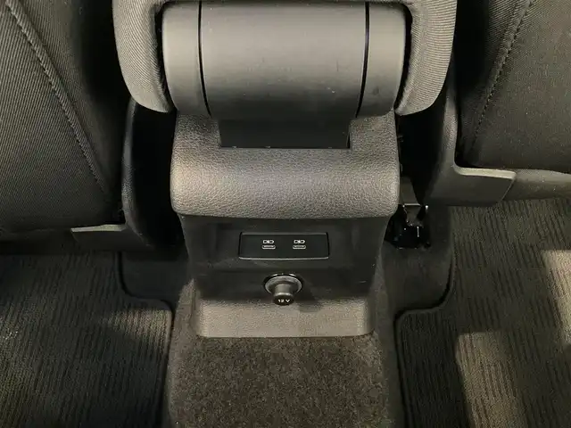 アウディ Ｑ２ 30TFSIスポーツ 熊本県 2020(令2)年 5万km 赤 ・スマートキー/・プッシュスタート/・ハイビームアシスト/・パーキングエイド/・Audiプレセンス/・Audiアクティブレーンアシスト/・休憩の推奨/・クルーズコントロール(追従式)/・前席シートヒーター /・純正メモリナビ/　【DVD・Bluetooth・SD・USB・AUX】/・スマホ連携/　【AppleCarPlay・AndroidAuto】/・バックカメラ/・ETC2.0/・バーチャルコクピット/・ドライブレコーダー(前後録画)/・パワーバックドア/・LEDヘッドンプ/・純正マット