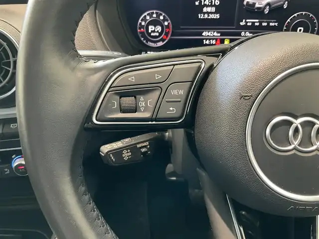 アウディ Ｑ２ 30TFSIスポーツ 熊本県 2020(令2)年 5万km 赤 ・スマートキー/・プッシュスタート/・ハイビームアシスト/・パーキングエイド/・Audiプレセンス/・Audiアクティブレーンアシスト/・休憩の推奨/・クルーズコントロール(追従式)/・前席シートヒーター /・純正メモリナビ/　【DVD・Bluetooth・SD・USB・AUX】/・スマホ連携/　【AppleCarPlay・AndroidAuto】/・バックカメラ/・ETC2.0/・バーチャルコクピット/・ドライブレコーダー(前後録画)/・パワーバックドア/・LEDヘッドンプ/・純正マット