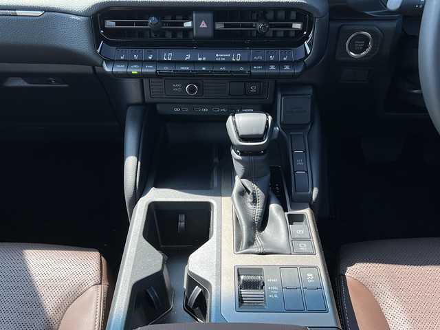 トヨタ ランドクルーザー ２５０ VX ファーストエディション 茨城県 2024(令6)年 1.1万km プラチナホワイトパールマイカ 純正ナビ　BT/フルセグ//サンルーフ/レーダークルーズコントロール/パーキングサポートブレーキ/パノラミックビューモニター/クリアランスソナー/パワーシート/パワーバックドア/エアシート/シートヒーター/ステアリングヒーター/センターでフロック/クリアランスソナー/デジタルインナーミラー/2nd発信/レザーシート/純正アルミホイール/純正フロアマット/安心降車アシスト/スマートキー/ETC