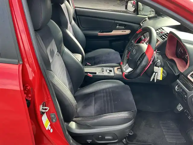 スバル ＷＲＸ Ｓ４ 2．0GT‐S アイサイト 山梨県 2016(平28)年 7.3万km ピュアレッド アイサイト/　・プリクラッシュブレーキ/　・車線逸脱警報/　・車線逸脱抑制装置/　・先行車発進お知らせ/　・スバルリヤビークルディテクション/　・全車速追従機能付きクルーズコントロール/社外フロントエアロ/純正ナビ/　(CD/DVD/USB/SD/iPod/BT/TV)/バックカメラ/サイドカメラ/オートライト/フォグランプ/ハーフレザーシート/パワーシート/純正18インチアルミホイール/パドルシフト/ブラインドスポットモニター/HKSマフラー/JBLウーファー/Blitz　DSC-FOUR/Blitz　タワーバー/HELLA　ホーン/スマートキー/ETC