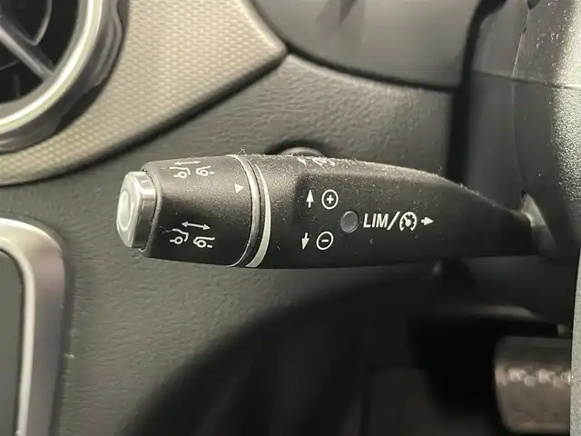 メルセデス・ベンツ ＧＬＡ２２０ 4マチック 岡山県 2019(令1)年 2.8万km ポーラホワイト レザーエクスクルーシブパッケージ/プレミアムパッケージ/純正ナビ/Rカメラ/パワーシート/シートヒーター/レザーシート（黒）/パノラマガラスサンルーフ/パワーテールゲート/harman/kardon/LEDヘッドライト/オートライト/AHB/ESP/アクティブブレーキA/BSA/アクティブキーピングA/ドラレコ（F/R）/USB　SD/Bluetooth/アップルカープレイ/フルセグTV/ドアバイザー