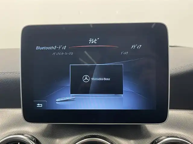 メルセデス・ベンツ ＧＬＡ２２０ 4マチック 岡山県 2019(令1)年 2.8万km ポーラホワイト レザーエクスクルーシブパッケージ/プレミアムパッケージ/純正ナビ/Rカメラ/パワーシート/シートヒーター/レザーシート（黒）/パノラマガラスサンルーフ/パワーテールゲート/harman/kardon/LEDヘッドライト/オートライト/AHB/ESP/アクティブブレーキA/BSA/アクティブキーピングA/ドラレコ（F/R）/USB　SD/Bluetooth/アップルカープレイ/フルセグTV/ドアバイザー