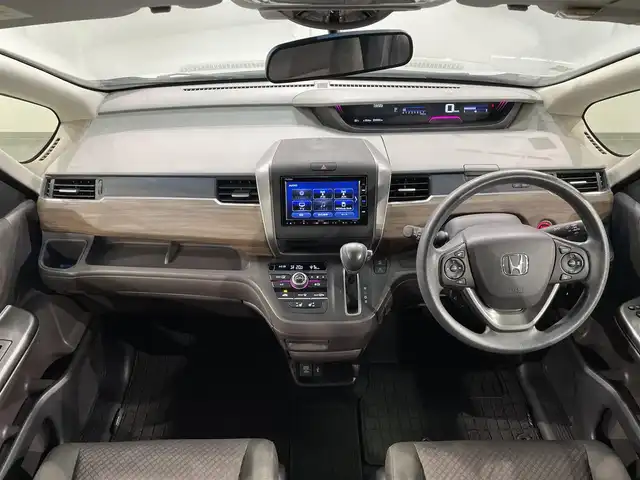 ホンダ フリード G 愛知県 2023(令5)年 3.5万km フィヨルドミストパール 純正ナビ(VXM-234VFi)/(Bluetooth/地デジ/SD/FM/AM/CD・DVD再生）/両側パワースライドドア　/ホンダセンシング　/　　-衝突軽減ブレーキ　/　　-レーダークルーズコントロール　/　　-先行車発進お知らせ機能/　　-標識認識機能/　　-路線逸脱警報/　　-車線維持支援システム/シートヒーター　/ビルトインＥＴＣ　/バックカメラ　/ＬＥＤヘッドライト　/コーナーセンサー/アイドリングストップ　/ＵＳＢ接続/純正フロアマット