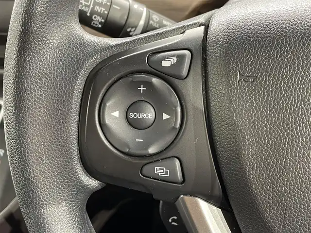 ホンダ フリード G 愛知県 2023(令5)年 3.5万km フィヨルドミストパール 純正ナビ(VXM-234VFi)/(Bluetooth/地デジ/SD/FM/AM/CD・DVD再生）/両側パワースライドドア　/ホンダセンシング　/　　-衝突軽減ブレーキ　/　　-レーダークルーズコントロール　/　　-先行車発進お知らせ機能/　　-標識認識機能/　　-路線逸脱警報/　　-車線維持支援システム/シートヒーター　/ビルトインＥＴＣ　/バックカメラ　/ＬＥＤヘッドライト　/コーナーセンサー/アイドリングストップ　/ＵＳＢ接続/純正フロアマット