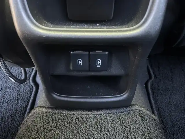 スズキ フロンクス 富山県 2024(令6)年 0.6万km 黒 ワンオーナー／/アラウンドビューモニター／/純正ナビ／/フルセグＴＶ／/Ｂｌｕｅｔｏｏｔｈ／/コーナーセンサー／/ハーフレザーシート／/前席シートヒーター／/置くだけ充電／/レーダークルコン／/ヘッドアップディスプレイ//レーンキープアシスト//LEDオートライト//LEDフォグライト