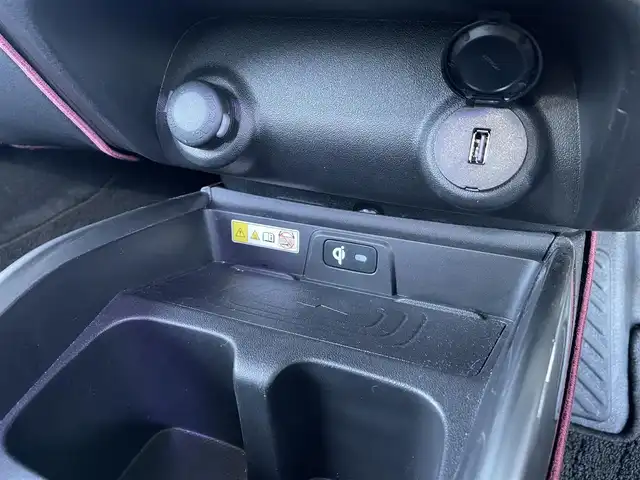 スズキ フロンクス 富山県 2024(令6)年 0.6万km 黒 ワンオーナー／/アラウンドビューモニター／/純正ナビ／/フルセグＴＶ／/Ｂｌｕｅｔｏｏｔｈ／/コーナーセンサー／/ハーフレザーシート／/前席シートヒーター／/置くだけ充電／/レーダークルコン／/ヘッドアップディスプレイ//レーンキープアシスト//LEDオートライト//LEDフォグライト