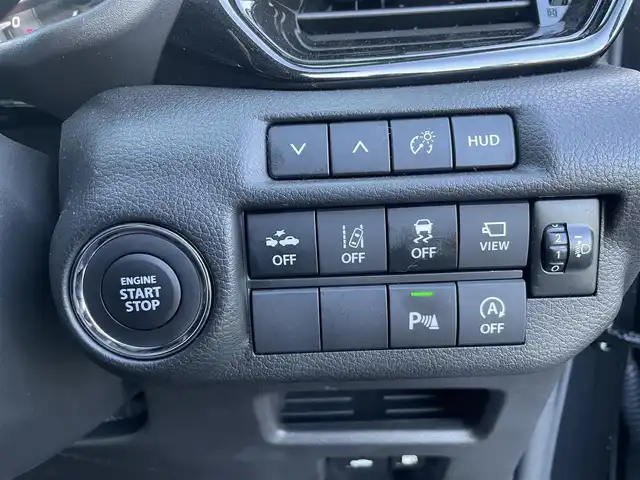 スズキ フロンクス 富山県 2024(令6)年 0.6万km 黒 ワンオーナー／/アラウンドビューモニター／/純正ナビ／/フルセグＴＶ／/Ｂｌｕｅｔｏｏｔｈ／/コーナーセンサー／/ハーフレザーシート／/前席シートヒーター／/置くだけ充電／/レーダークルコン／/ヘッドアップディスプレイ//レーンキープアシスト//LEDオートライト//LEDフォグライト