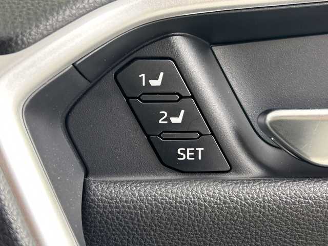 トヨタ ＲＡＶ４ ハイブリッド アドベンチャー 埼玉県 2023(令5)年 2.9万km アーバンカーキ 純正ナビ付ディスプレイオーディオ/（BT/AM/FM/miracast）/全方位カメラ/トヨタセーフティセンス/・レーダークルーズコントロール/・オートハイビーム/・衝突軽減システム/・レーントレーシングアシスト/メモリ付きパワーシート/シートヒーター/エアシート/ハンドルヒーター/BSM/ビルトインETC2.0/AC100V/デジタルインナーミラー/純正アルミホイール/純正フロアマット/フォグランプ