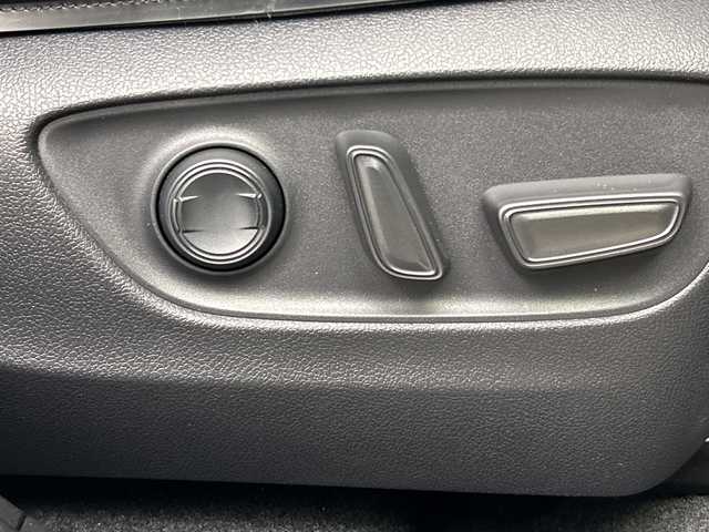 トヨタ ＲＡＶ４ ハイブリッド アドベンチャー 埼玉県 2023(令5)年 2.9万km アーバンカーキ 純正ナビ付ディスプレイオーディオ/（BT/AM/FM/miracast）/全方位カメラ/トヨタセーフティセンス/・レーダークルーズコントロール/・オートハイビーム/・衝突軽減システム/・レーントレーシングアシスト/メモリ付きパワーシート/シートヒーター/エアシート/ハンドルヒーター/BSM/ビルトインETC2.0/AC100V/デジタルインナーミラー/純正アルミホイール/純正フロアマット/フォグランプ