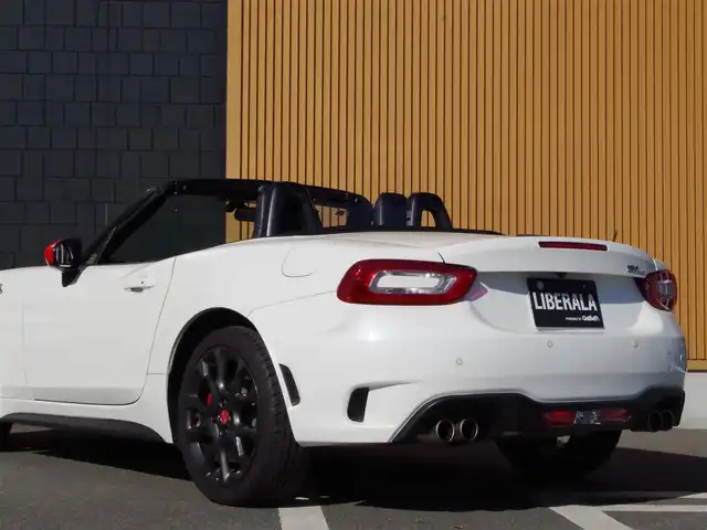 アバルト １２４ スパイダー 埼玉県 2017(平29)年 4.1万km パール レッド/ブラックレザーシート/オートクルーズコントロール/レザーパッケージ/ナビゲーションパッケージ/パークセンサー/バックカメラ/メーカーオプションナビ/フルセグTV/Bluetooth/シートヒーター