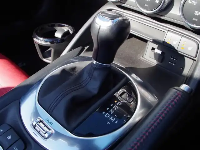 アバルト １２４ スパイダー 埼玉県 2017(平29)年 4.1万km パール レッド/ブラックレザーシート/オートクルーズコントロール/レザーパッケージ/ナビゲーションパッケージ/パークセンサー/バックカメラ/メーカーオプションナビ/フルセグTV/Bluetooth/シートヒーター