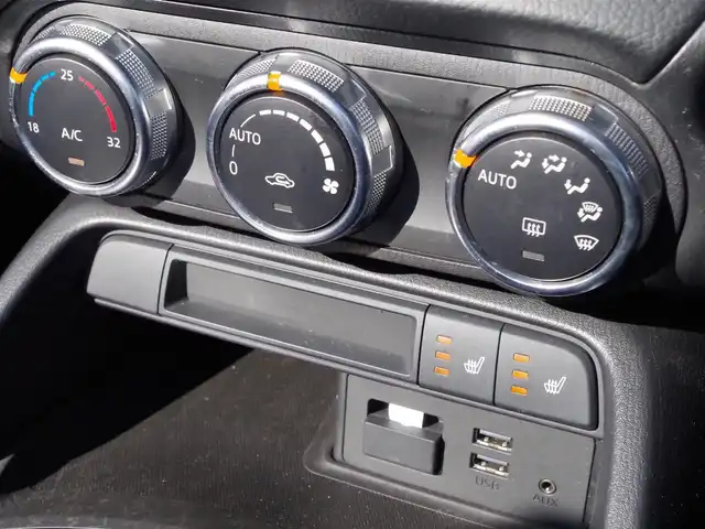 アバルト １２４ スパイダー 埼玉県 2017(平29)年 4.1万km パール レッド/ブラックレザーシート/オートクルーズコントロール/レザーパッケージ/ナビゲーションパッケージ/パークセンサー/バックカメラ/メーカーオプションナビ/フルセグTV/Bluetooth/シートヒーター