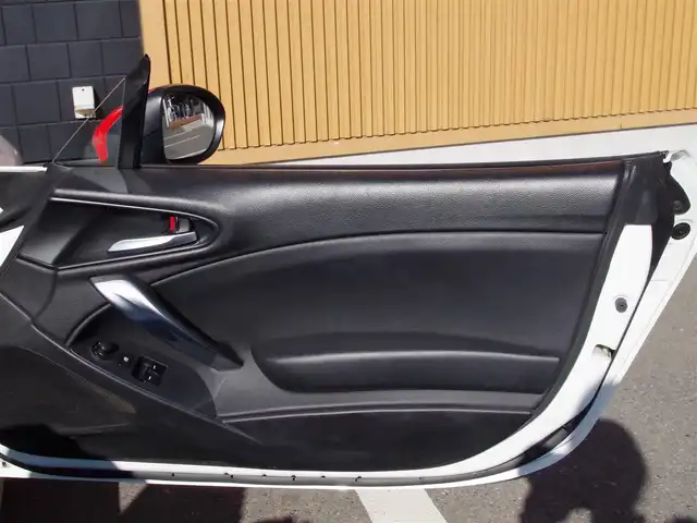 アバルト １２４ スパイダー 埼玉県 2017(平29)年 4.1万km パール レッド/ブラックレザーシート/オートクルーズコントロール/レザーパッケージ/ナビゲーションパッケージ/パークセンサー/バックカメラ/メーカーオプションナビ/フルセグTV/Bluetooth/シートヒーター