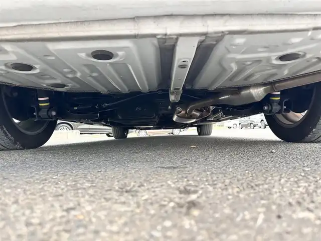 トヨタ ヴォクシー ハイブリッド S－Z 宮城県 2023(令5)年 4.9万km ホワイトパールクリスタルシャイン 快適利便パッケージHigh/・ハンズフリーパワースライドドア（運転席側/助手席側）/・パワーバックドア/・ナノイーX/・ステアリングヒーター/・シートヒーター（2列目左右）/・オットマン（2列目左右）/・角度調整付アームレスト（2列目左右）/ブラインドスポットモニター/＋安心降車アシスト/＋アドバンストドライブ/＋緊急時操舵支援/＋フロントクロストラフィックアラート/＋レーンチェンジアシスト/＋パーキングサポートブレーキ/ドライビングサポートパッケージ/・カラーヘッドアップディスプレイ/・デジタルインナーミラー/＝＝＝/セーフティセンス/・プリクラッシュセーフティ/・レーントレーシングアシスト/・レーダークルーズコントロール/・オートマチックハイビーム/・ロードサインアシスト/・ドライバー異常時対応システム/・プロアクティブドライビングアシスト/・発進遅れ告知機能/パーキングサポートブレーキ/8インチディスプレイオーディオ/バックカメラ/ETC/ドライブレコーダー/AC100V/1500W/シートヒーター