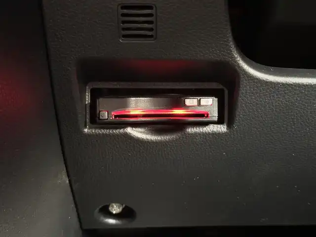 トヨタ ヴォクシー ハイブリッド S－Z 宮城県 2023(令5)年 4.9万km ホワイトパールクリスタルシャイン 快適利便パッケージHigh/・ハンズフリーパワースライドドア（運転席側/助手席側）/・パワーバックドア/・ナノイーX/・ステアリングヒーター/・シートヒーター（2列目左右）/・オットマン（2列目左右）/・角度調整付アームレスト（2列目左右）/ブラインドスポットモニター/＋安心降車アシスト/＋アドバンストドライブ/＋緊急時操舵支援/＋フロントクロストラフィックアラート/＋レーンチェンジアシスト/＋パーキングサポートブレーキ/ドライビングサポートパッケージ/・カラーヘッドアップディスプレイ/・デジタルインナーミラー/＝＝＝/セーフティセンス/・プリクラッシュセーフティ/・レーントレーシングアシスト/・レーダークルーズコントロール/・オートマチックハイビーム/・ロードサインアシスト/・ドライバー異常時対応システム/・プロアクティブドライビングアシスト/・発進遅れ告知機能/パーキングサポートブレーキ/8インチディスプレイオーディオ/バックカメラ/ETC/ドライブレコーダー/AC100V/1500W/シートヒーター